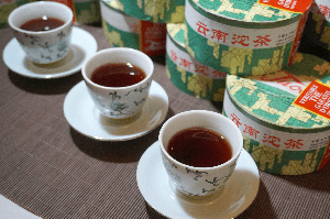 四大名茶之一的龙井茶产地是  苏州 杭州