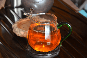 你知道普洱茶的功效与作用吗？（熟普洱茶的功效与作用）