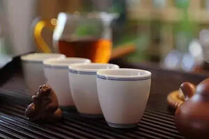 紫砂壶泡茶，就一定要“一壶一茶”？