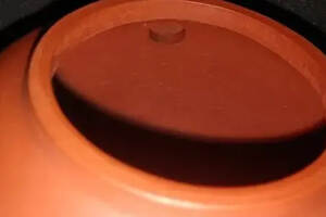 紫砂壶的出水孔，能不能作为判定壶好坏的标准？