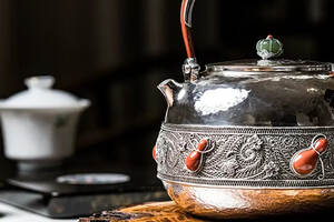 一道茶，就是一种人生，每个茶人都在修行自己的茶道