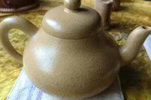 紫砂壶玩成「油葫芦」算是真正包浆了么？