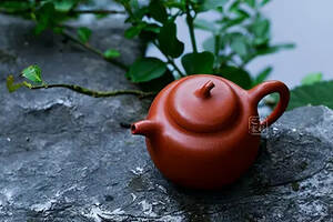 为什么喜欢工夫茶的人，都选择紫砂小圆壶？