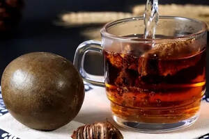 夏天最宜喝“凉茶”祛暑，老茶客们都喜欢这“5种”，你喝过吗？
