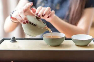 女性喝茶好处多，但要喝对才养生！