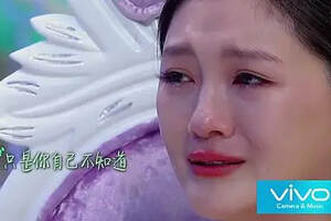大小S当众表白，突然哭了起来，汪小菲这表情亮了……