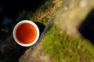 如何鉴别红茶是否染色（如何鉴别红茶有没有染色）