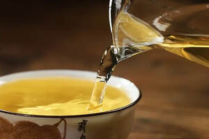 普洱熟茶与生茶的生津感有何不同？