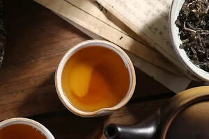 冲泡时怎么减少普洱茶的苦涩味道？（冲泡时怎么减少普洱茶的苦涩味道）