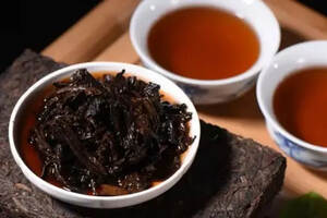 如何区分普洱熟茶的堆味和仓味？