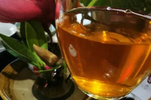 茶叶被人们誉称为“天然的营养饮料”而且适当饮用还对人体有益。