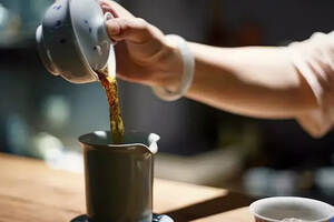借茶去理解，红茶与现代社会的特点相关性