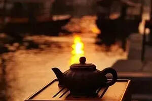 喝茶，与沉默无关，与心情有染（一个人喝茶,与沉默无关,与心情有染）