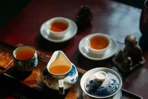 酒是春光烂漫，茶是秋水长天