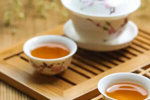 普洱茶汤“飘油”，是因为农残？你觉得呢？