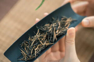 是谁在云南开启了“滇红时代”？滇红只是一种茶吗？