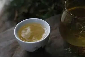 沸水冲泡白茶太粗鲁？白茶、红茶、绿茶，一定要用温水冲泡吗？