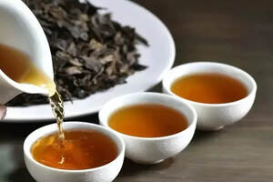 澄清：白茶存放时间越长，发酵程度越高，喝起来会越来越像红茶？