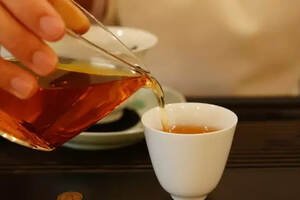 淡茶温饮最养人，为什么还有这么多人喜欢喝浓茶呢？