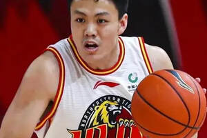CBA联赛冉冉升起的锋线新星，中国男篮未来有望告别“锋无力”