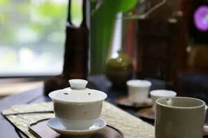 潮湿的“回南天”来袭，如何存好家里的普洱茶？