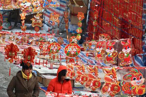 清朝的新春集市和现在有什么不同？这是不是你的童年？