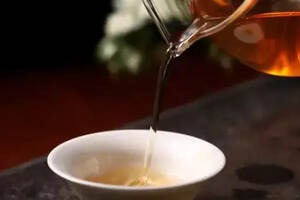 处理普洱茶发霉，最有效的办法是这样的。