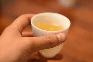 禅茶一味：在一味生熟里，读懂一杯普洱茶的茶味哲学