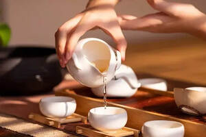 老徐谈茶255期：台地茶水浸出物、茶多酚含量高于古树茶！为何？