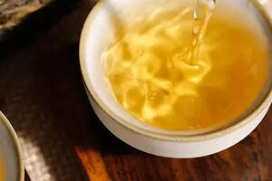 普洱茶的茶汤艺术表现在哪些方面？优质的普洱茶茶汤有什么特点？