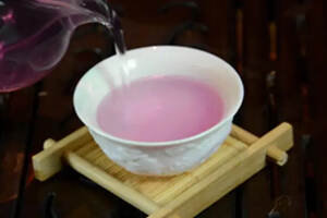 “紫娟”普洱茶的冲泡要点，即要汤紫晶莹剔透，又要保留花青素