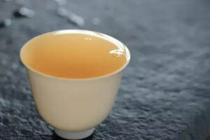 秋冬饮茶，调和阴阳，要因“色”而异