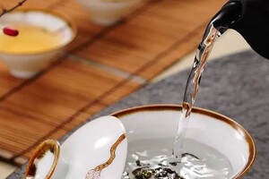为何乌龙茶要用沸水冲泡？这是我见过的最好回答