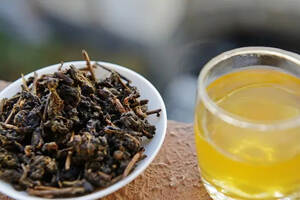 泉州酸茶：纯手工制作，精心雕琢。云南酸茶：古法与现代融合