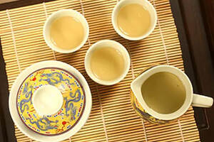 潮汕“工夫茶”中的“茶三”现象，意喻天地人，意喻三生万物