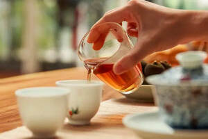 中老年人养生喝茶，要做到“三喝三不喝”，早知道早受益