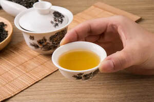 长期喝茶的3个“副作用”，看看你占了几条？
