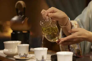 看完才知道，原来中国人喝了一千年的茶，居然是这么来的