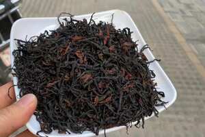 2022年早春古树野生红茶，10公斤一件装
条形乌黑