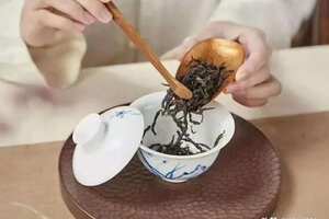 普洱茶文化从古至今、源远流长。普洱茶之美，是自然的馈
