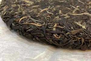 

2008年兴海茶厂珍藏品，茶底肥壮厚实有力，