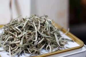 云南白毫银针是云南特产名茶
这种茶中的活性酶含量远远