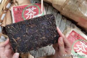 98年云南普洱青砖茶（绿色食品）
规格：250g一片