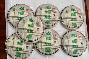 2007年南峤茶厂，南糯银毫250克生饼，选用05-