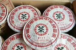 2006年中茶8111大蓝印铁饼，普洱生茶，42饼/
