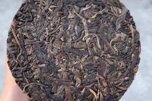 2015年布朗山龙柱圆茶，一个一公斤，24个/件茶
