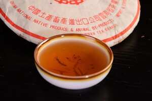 1998年生茶，357克/片中国茶韵