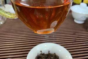 90年代的大口紫印，357克/片中国茶