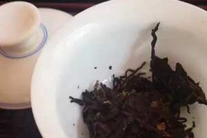 2020年的南本老寨大树头春竹筒茶，是苦涩微重，回甘