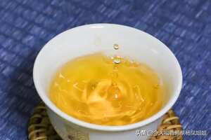 【普洱茶中所谓“生津”的产生原因】
由于茶叶中含有维